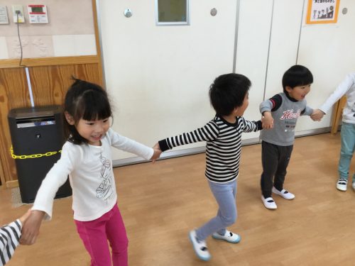 ゲームあそび 4歳児きりんぐみ アスク平間保育園 株式会社日本保育サービス ゲームあそび 4歳児きりんぐみ アスク平間保育園 株式会社日本保育サービス