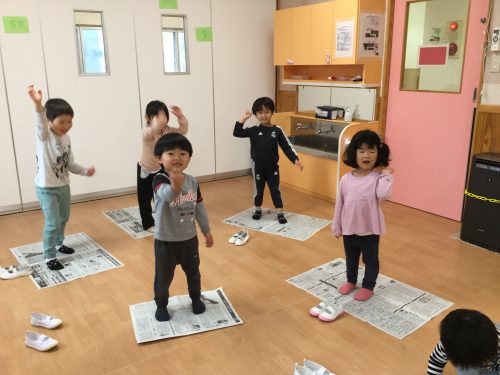 ゲームあそび 4歳児きりんぐみ アスク平間保育園 株式会社日本保育サービス ゲームあそび 4歳児きりんぐみ アスク平間保育園 株式会社日本保育サービス