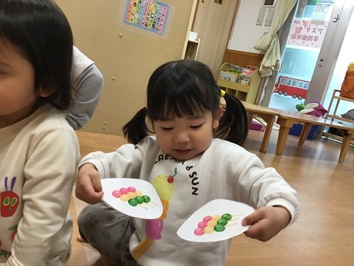 うさぎ ひな祭りで貝合わせ.jpg