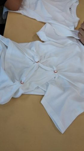 絞り染めtシャツ作り開始しました 調布市立深大寺児童館学童クラブ 株式会社日本保育サービス