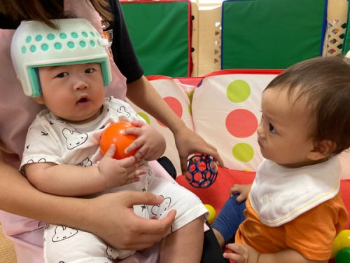 ボール遊び 0歳 アスク亀戸保育園 ボール遊び 0歳 アスク亀戸保育園