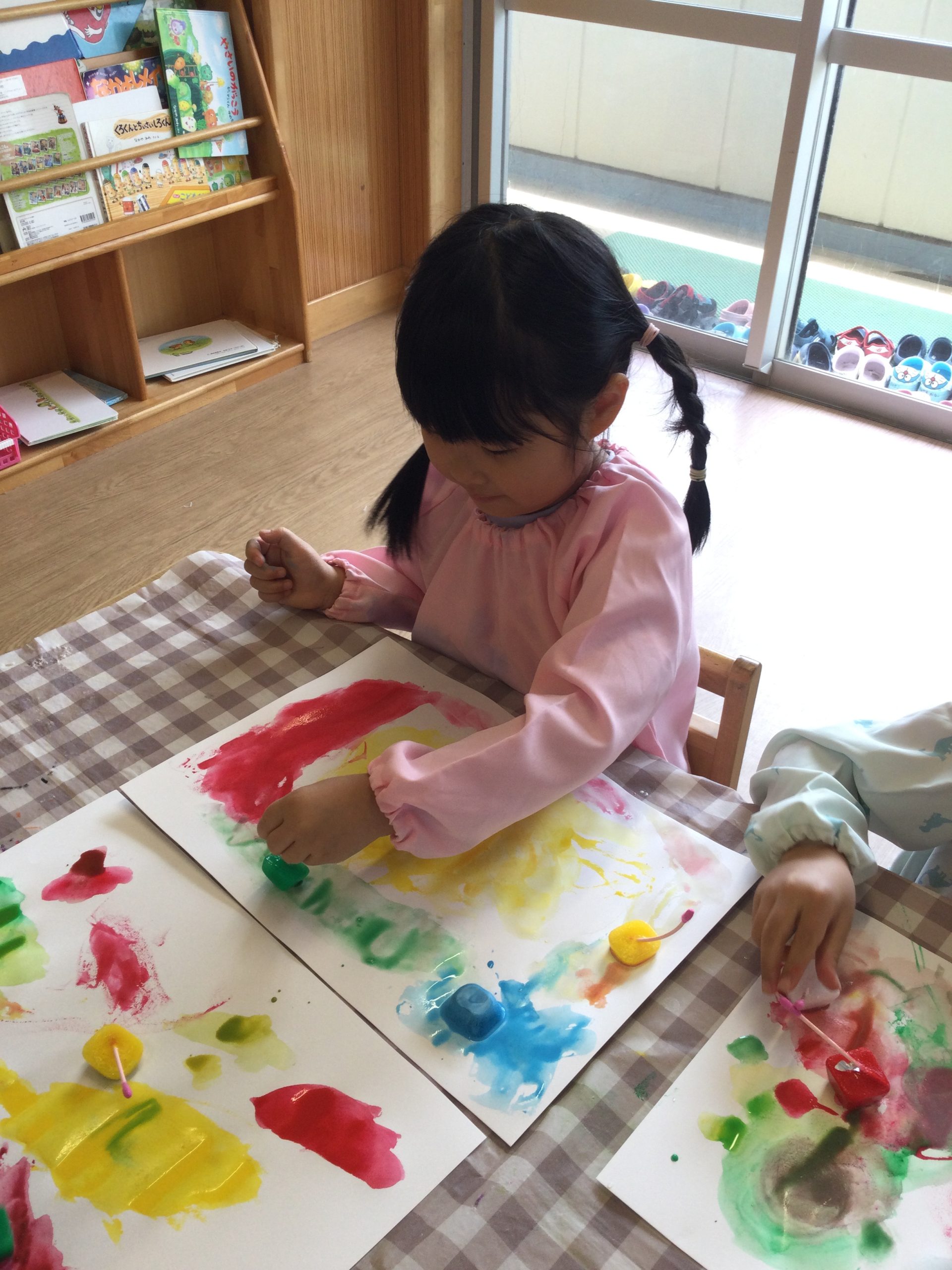 ぞう　色氷でお絵かきをしたよ！色が混ざるのたのしい！.JPG