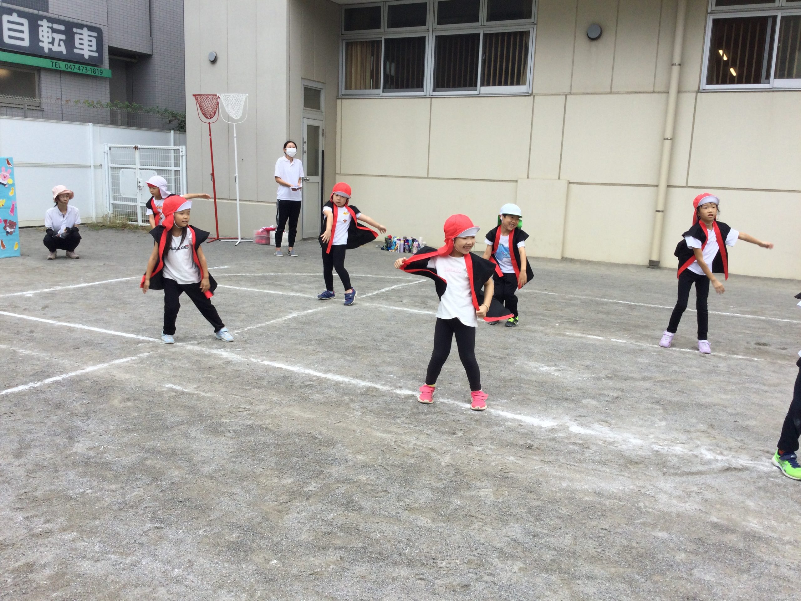 ぞう　曲調に合わせてかっこよくダンスをします！.JPG
