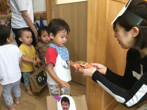 りす　トリックオアトリート★で園長先生からお菓子をもらったよ♪.JPG