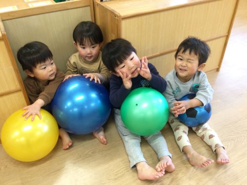 りす組　仲良しのお友だちとボール遊びをしたよ.JPG