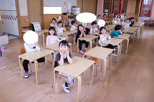 ５歳　机②.jpg