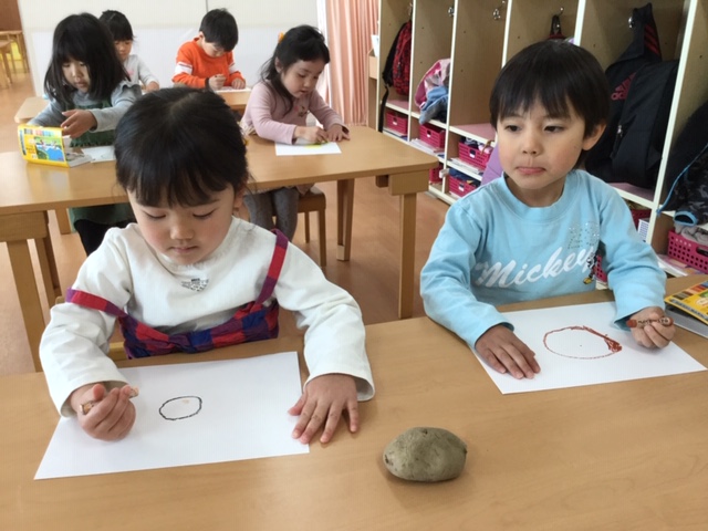 じゃがいも植えました アスク木曽西保育園 じゃがいも植えました アスク木曽西保育園