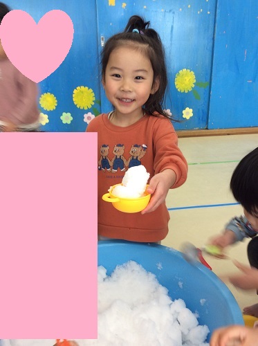 もも組雪遊び2.jpg