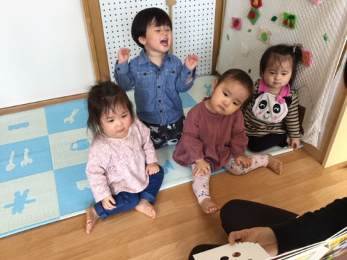 絵本を読んで色んな表情 アスク桑園保育園 絵本を読んで色んな表情 アスク桑園保育園
